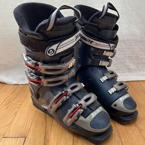 Dolomite Ski Boots Size 7.5 women's 4 Buckles black onix